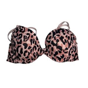 Victoria’s Secret Pink wear anywhere t-shirt pink camo colored lined bra 32C